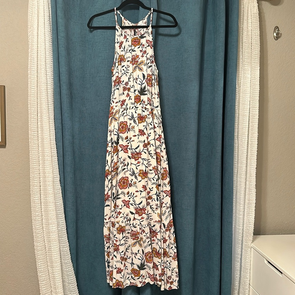Old Navy floral sleeveless maxi dress. Size Small
